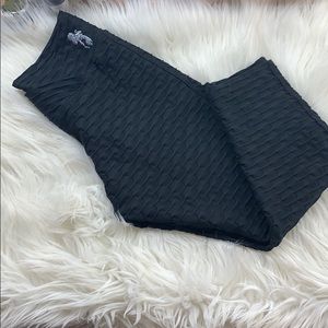 Black crop leggings